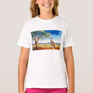 Camiseta Canguro debajo de eucalipto con adornos navideños