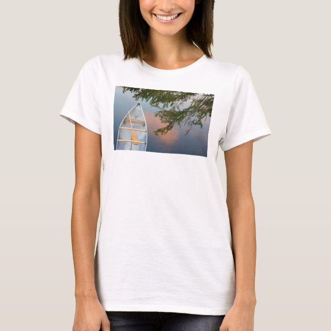 Camiseta Canoe on lake at sunset, Canada (Anverso)