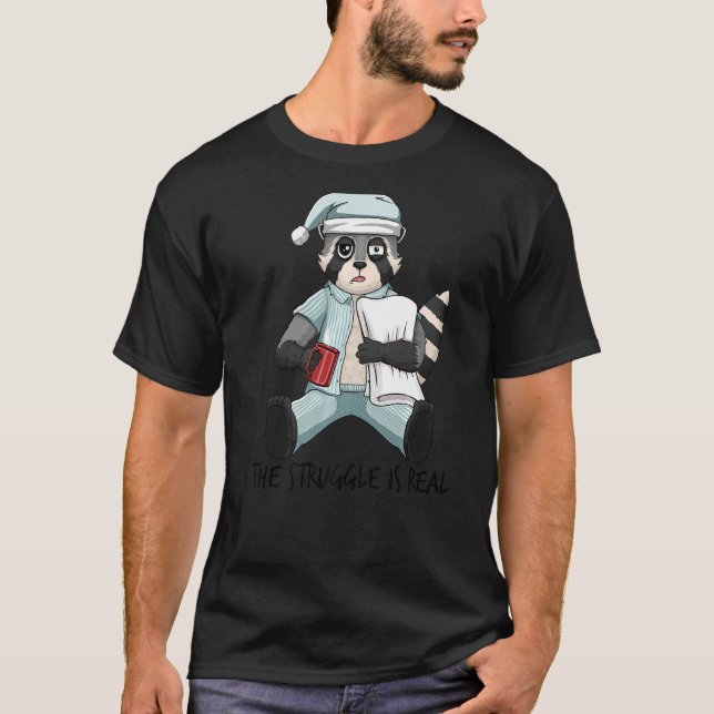Camiseta Cansada Raccoon Lazy La Lucha Está Realmente Condu (Anverso)