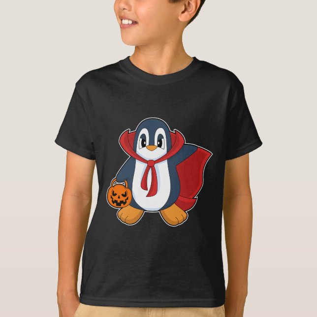 Camiseta Capa de calabaza de Halloween de pingüino (Anverso)