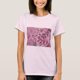 Camiseta Capas pastel de rosa de flor de cerezo Sakura