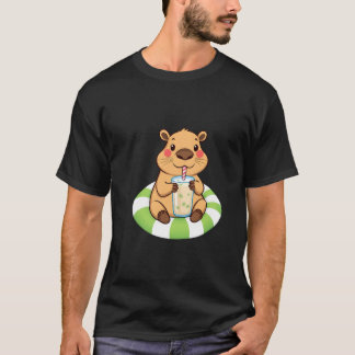 Camiseta capibara tomando té verde en la piscina