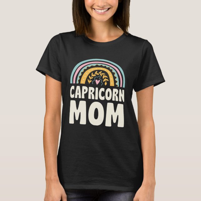 Camiseta Capricorn Mom Boho Style Bohemian Rainbow Mothers  (Anverso)