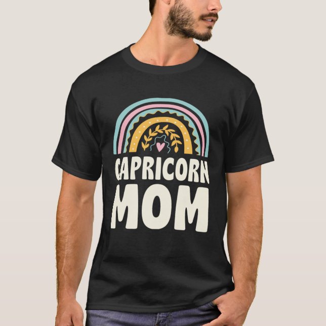 Camiseta Capricorn Mom Boho Style Bohemian Rainbow Mothers  (Anverso)