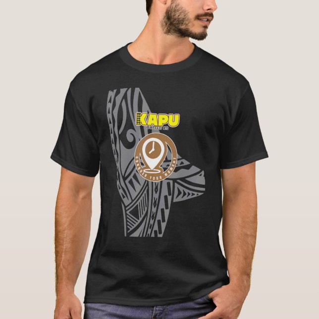 Camiseta Capu Coffee Badge Pin Drop (Anverso)