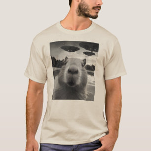 Camiseta Capybara Divertido Se Toma Selfie con OVNIS de Ali