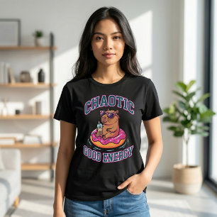 Camiseta Capybara Donut Floatie de Energía Caótica Buena