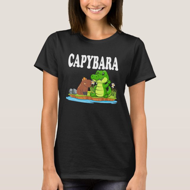 Camiseta Capybara Hangs Out With Crocodile Chilling With Cr (Anverso)