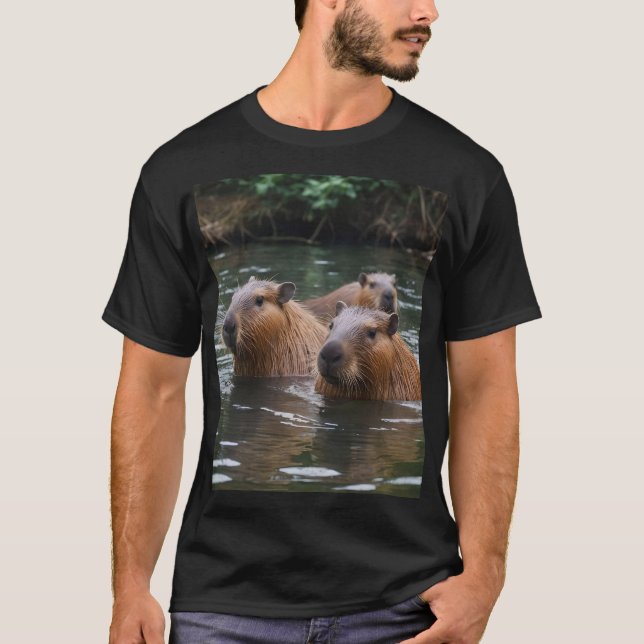 Camiseta Capybaras' Swimming In The River,  (Anverso)