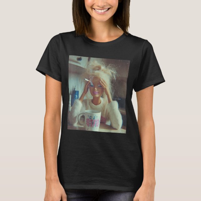 Camiseta Cara de muñeca divertida asquerosa meme fumando tr (Anverso)