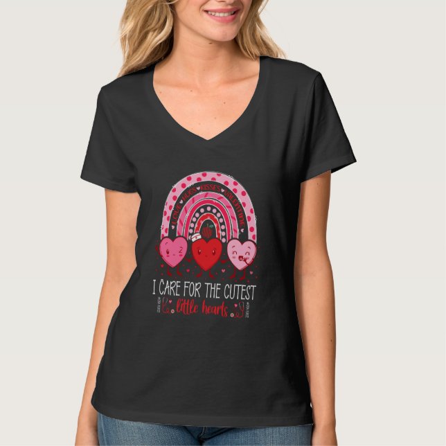 Camiseta Care For Cutest Little Hearts CNA Nurse Valentines (Anverso)