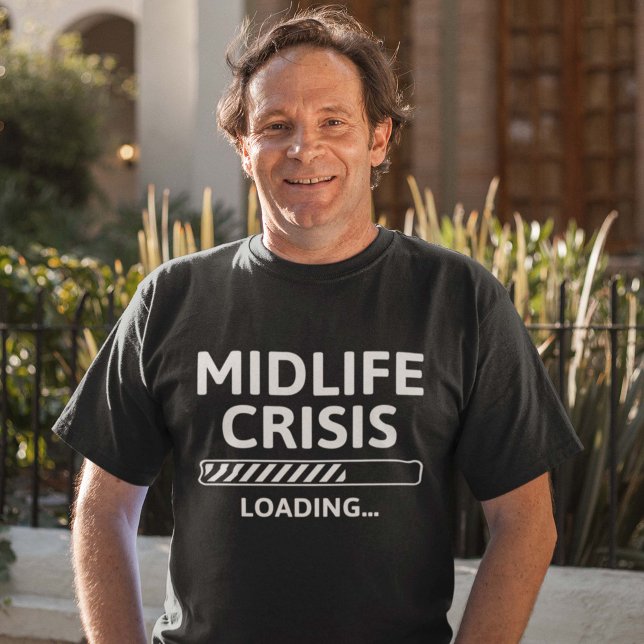 Camiseta Carga de crisis de vida media (Midlife Crisis Loading Shirt)