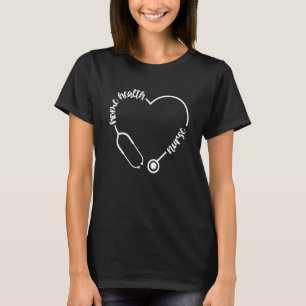 Camiseta Cargador de insignia de enfermería de salud en el