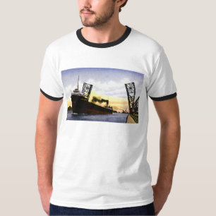 Camiseta Carguero vacío que pasa el puente de báscula,