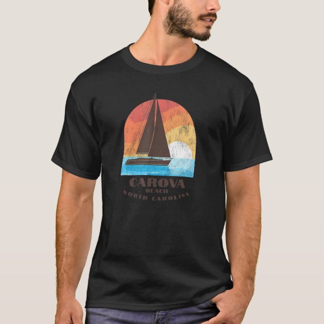 Camiseta Carova Beach  NC Vacationing Sailboating Sunrise (Anverso)