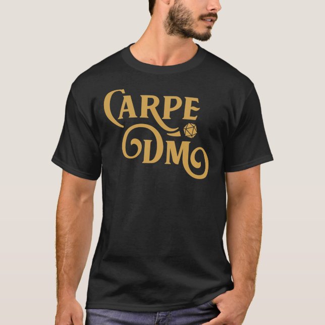 Camiseta Carpe DM Dungeon Master Tabletop RPG Gaming Essent (Anverso)