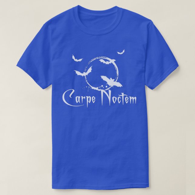 Camiseta Carpe noctem seize the night white text (Diseño del anverso)