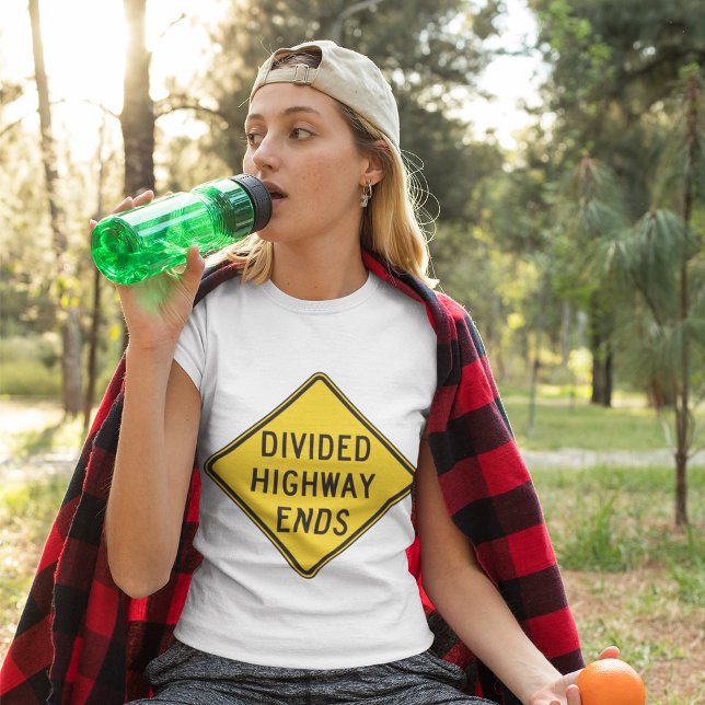 Camiseta Carretera dividida termina Rótulo (Subido por el creador)