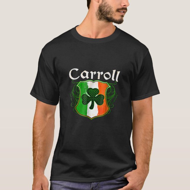 Camiseta Carroll Apellido Irlandés Apellido Shamrock Escudo (Anverso)