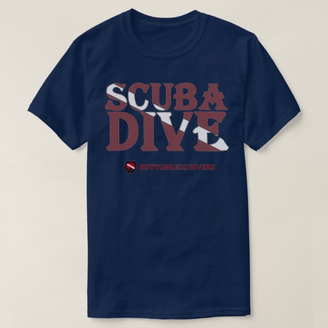 Camiseta Cartas de bolsillo de buceo de Scuba con bandera r (Diseño del anverso)