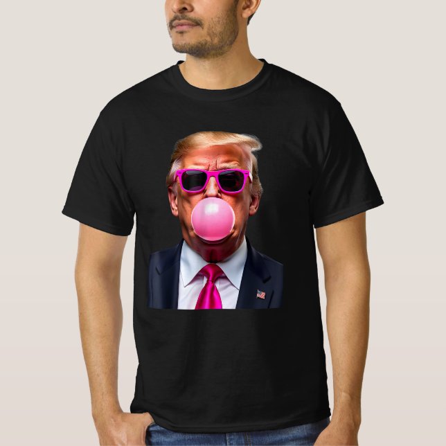 Camiseta Casa de papi papi de la burbuja rosa de Trump 2024 (Anverso)