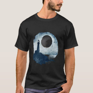 Camiseta Casa junto al mar con faro y vela en la playa