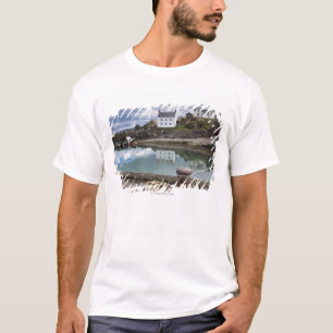 Camiseta Casas y barcos a lo largo del agua
