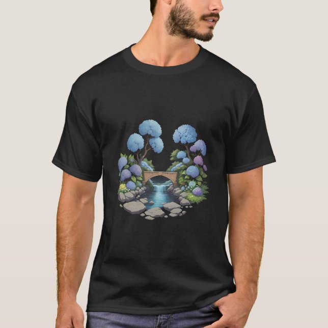 Camiseta Cascada, puente de piedra y flores (Anverso)