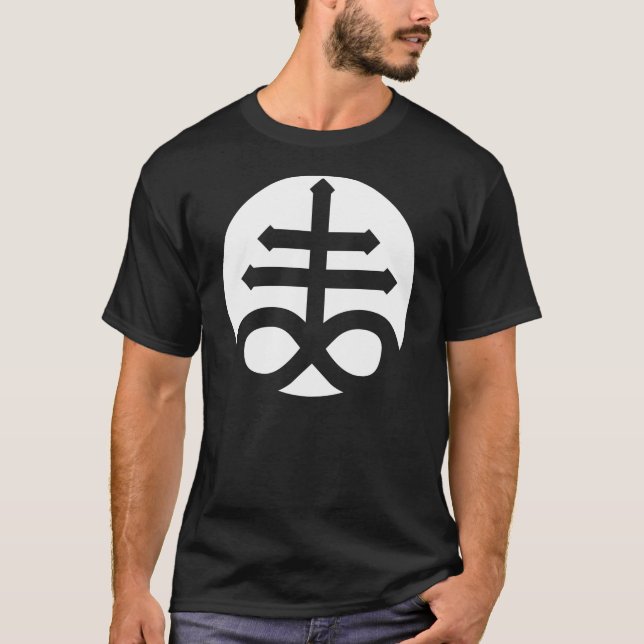 Camiseta Casco cruzado satánico (Anverso)