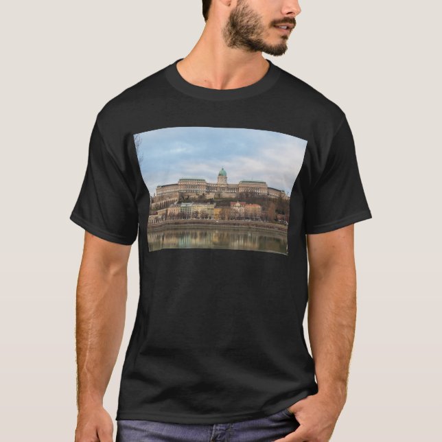 Camiseta Castillo Buda Hungría Budapest en el día (Anverso)