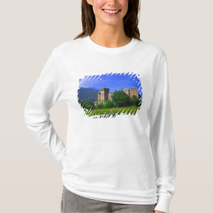 Camiseta Castillo de Fenis cerca de los Alpes italianos en 