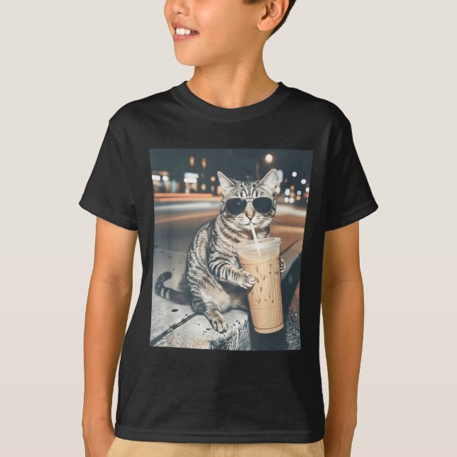 Camiseta Cat drinking iced coffee funny animal meme men (Anverso)