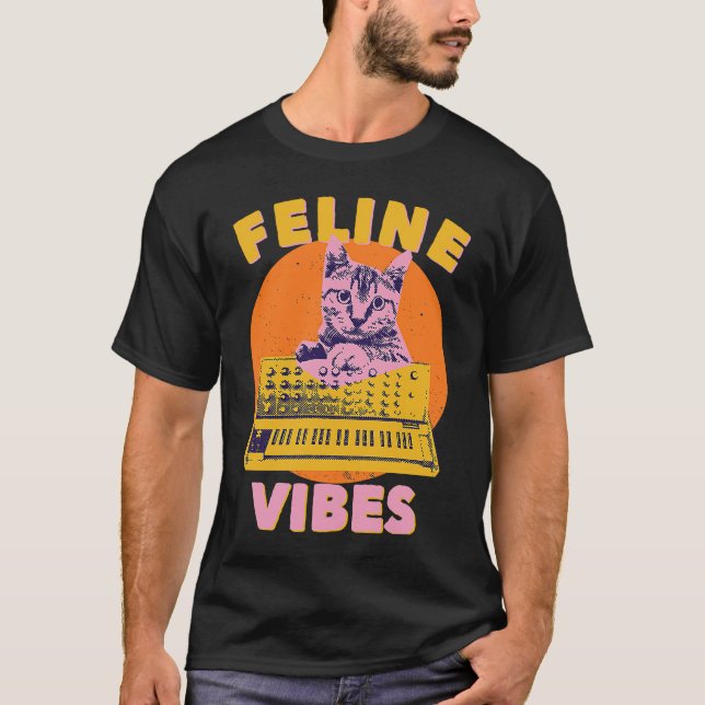Camiseta Cat  Feline Vibes  Cat Feeling Synth Synthesizer 9 (Anverso)