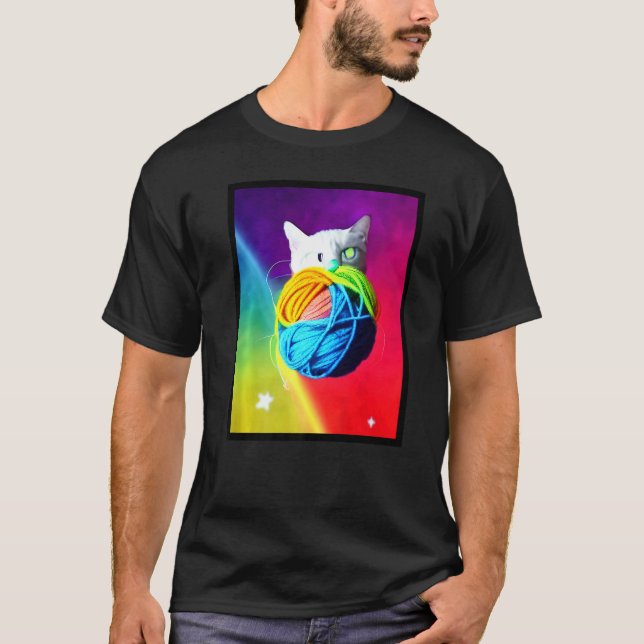 Camiseta Cat in Space holding colorful yarn (Anverso)