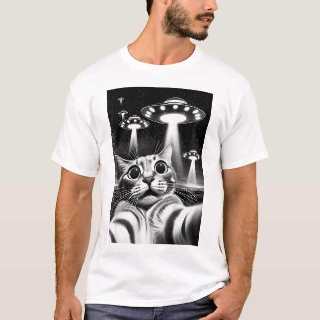 Camiseta Cat Ufo Gracioso Meme De Invasión Retro Alien Cat  (Anverso)