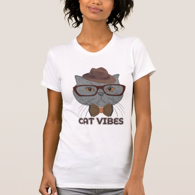 Camiseta Cat Vibes – Cool Grey Cat Design (Anverso)