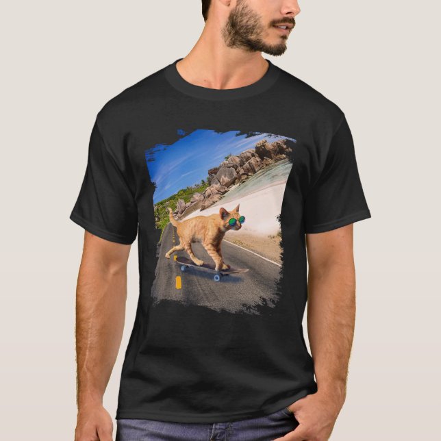 Camiseta Cat with sunglasses on skateboard on the beach (Anverso)