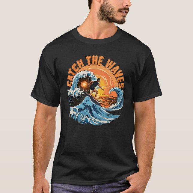 Camiseta Catch The Waves Vintage Ocean Adventure Tee (Anverso)