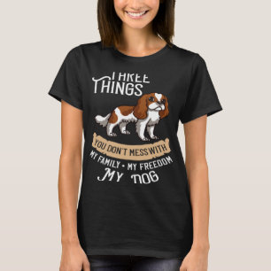 Camiseta Cavalier King critica a propietario de cachorros d