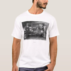 Camiseta Cazadores que presentan con el juego en el club de