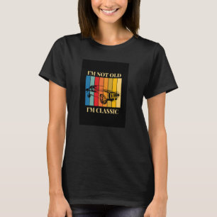 Camiseta Celebra Tu Edad con Nuestro No Soy Viejo Soy Clási