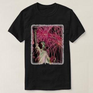 Camiseta Celebración del fondo de los fuegos artificiales d