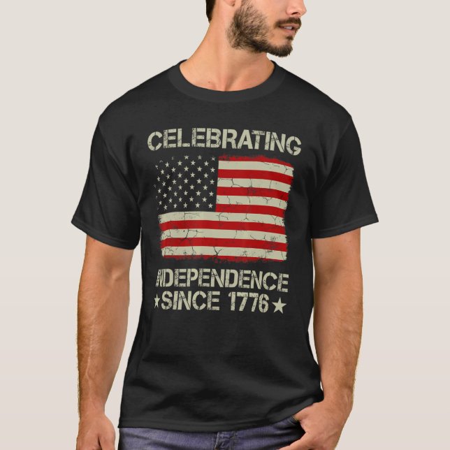 Camiseta Celebrando la independencia desde la bandera estad (Anverso)