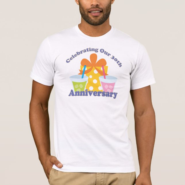 Camiseta Celebrando nuestro regalo de 30 años (Anverso)