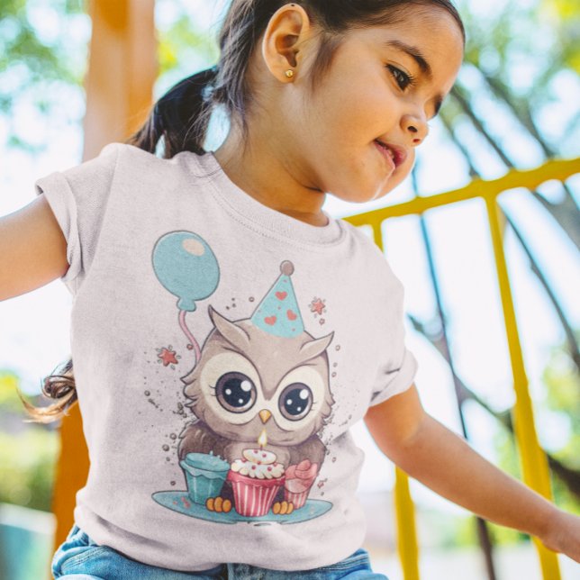 Camiseta Celebrar con el cumpleaños sabroso de la Lechuza (Subido por el creador)