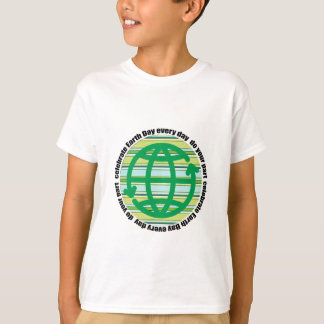 Camiseta Celebrar el Día de la Tierra todos los días niños