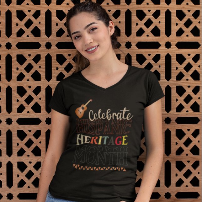 Camiseta Celebrar el diseño del mes del patrimonio hispano (Subido por el creador)