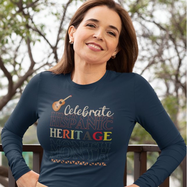 Camiseta Celebrar el diseño del mes del patrimonio hispano (Subido por el creador)