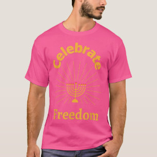 Camiseta Celebrar la libertad Chanukah Hanukkah Menorah