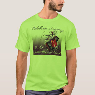 Camiseta Celebre la recuperación, el desván…